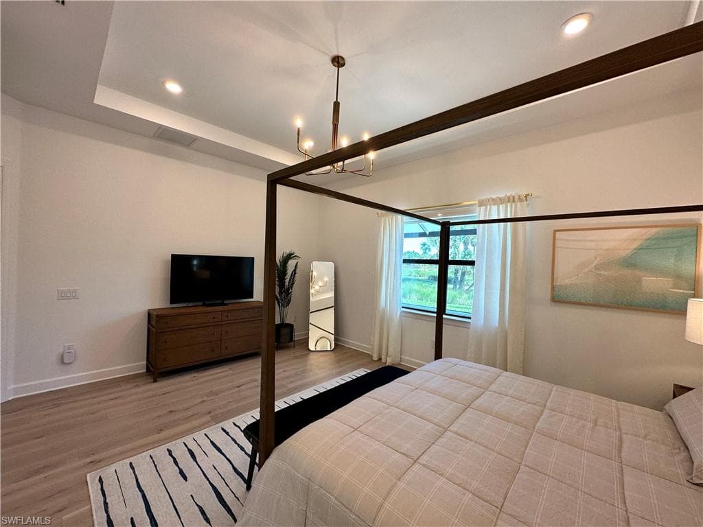 9260 Cormorant DR-18