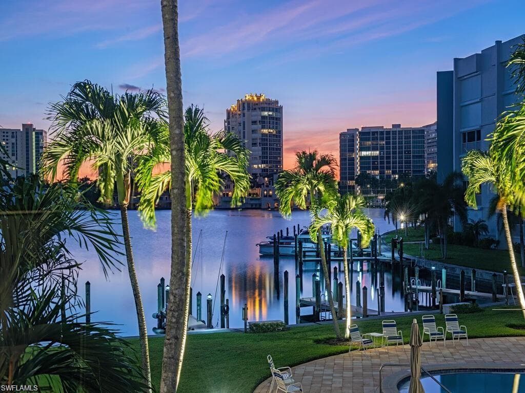 400 Park Shore DR 102-17