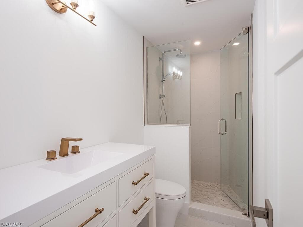 400 Park Shore DR 102-16