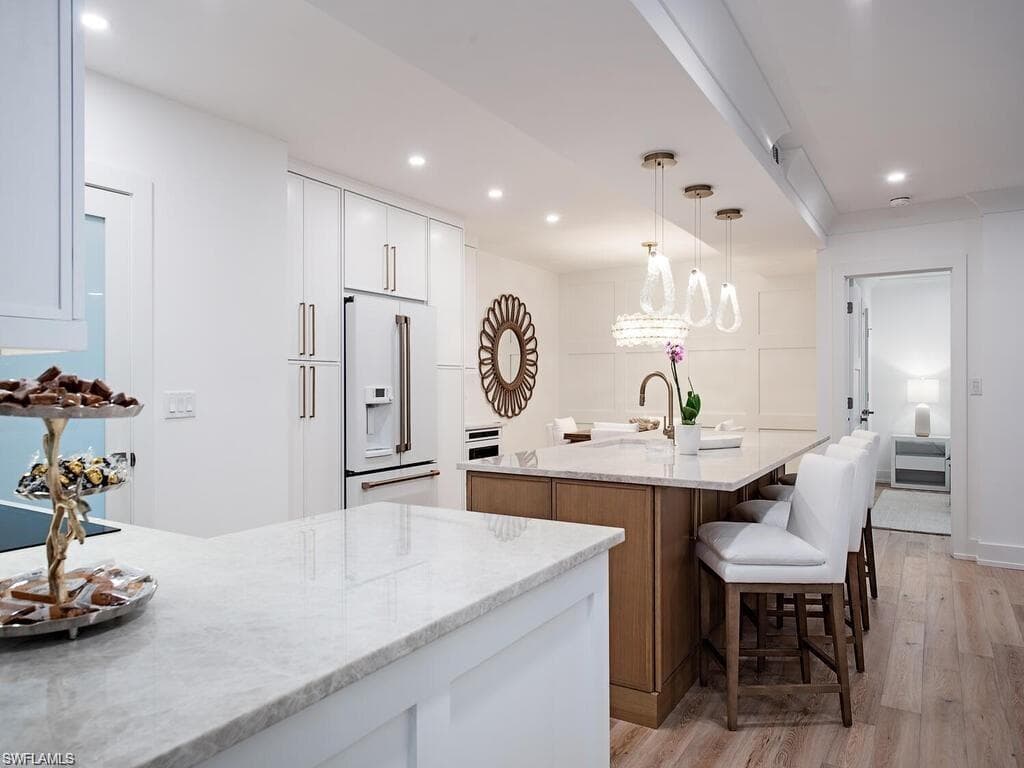 400 Park Shore DR 102-7