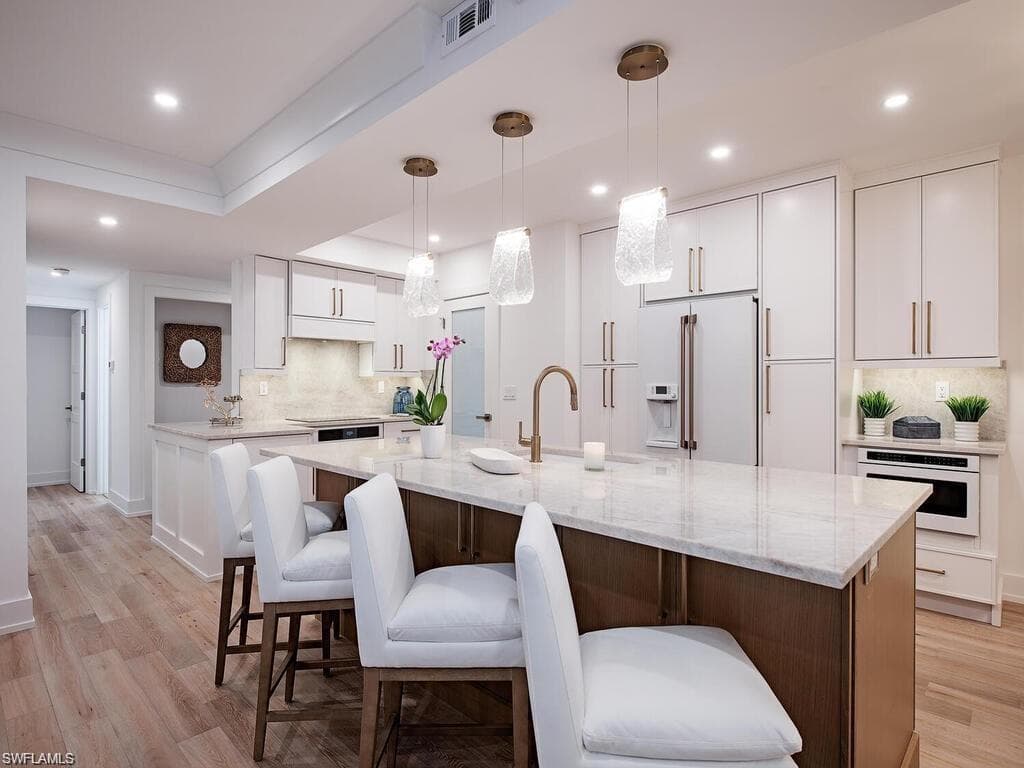 400 Park Shore DR 102-3