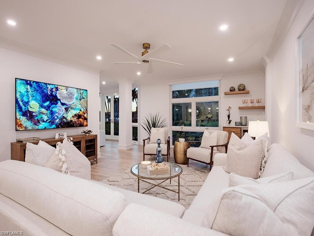 400 Park Shore DR 102-1