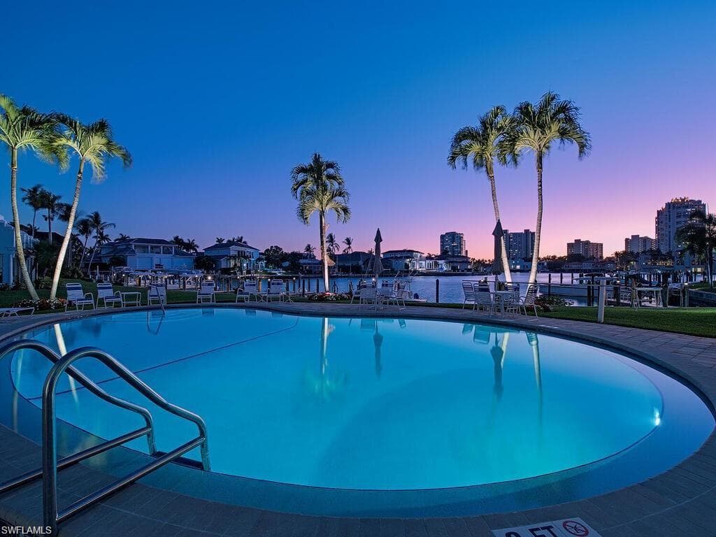 400 Park Shore DR 102-18