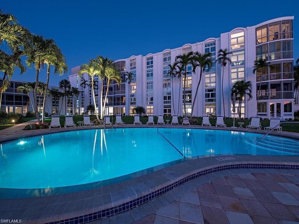 400 Park Shore DR 102-19