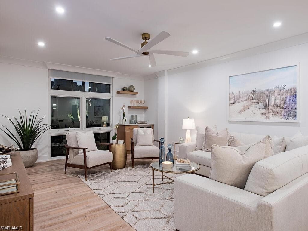 400 Park Shore DR 102-4