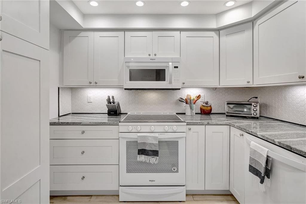 1900 Clifford ST 704-16