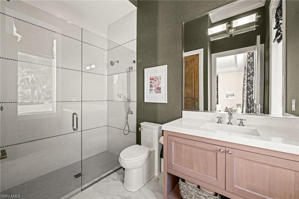 142 Eugenia DR-23