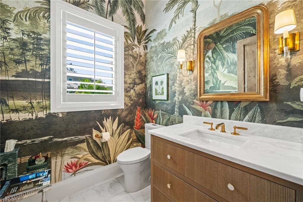 142 Eugenia DR-13