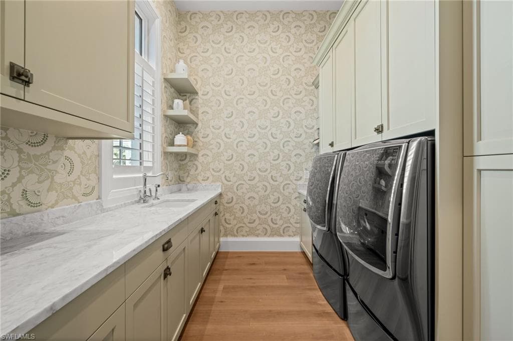 142 Eugenia DR-14