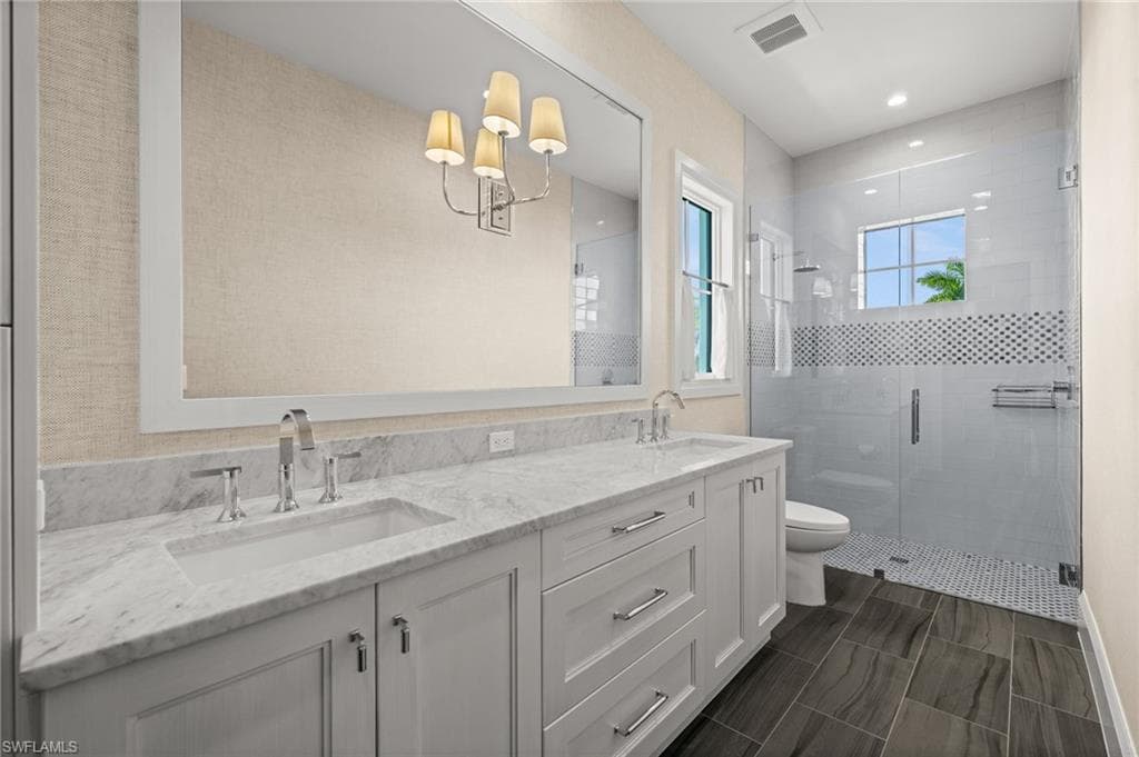 142 Eugenia DR-40