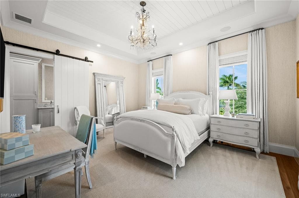 142 Eugenia DR-39