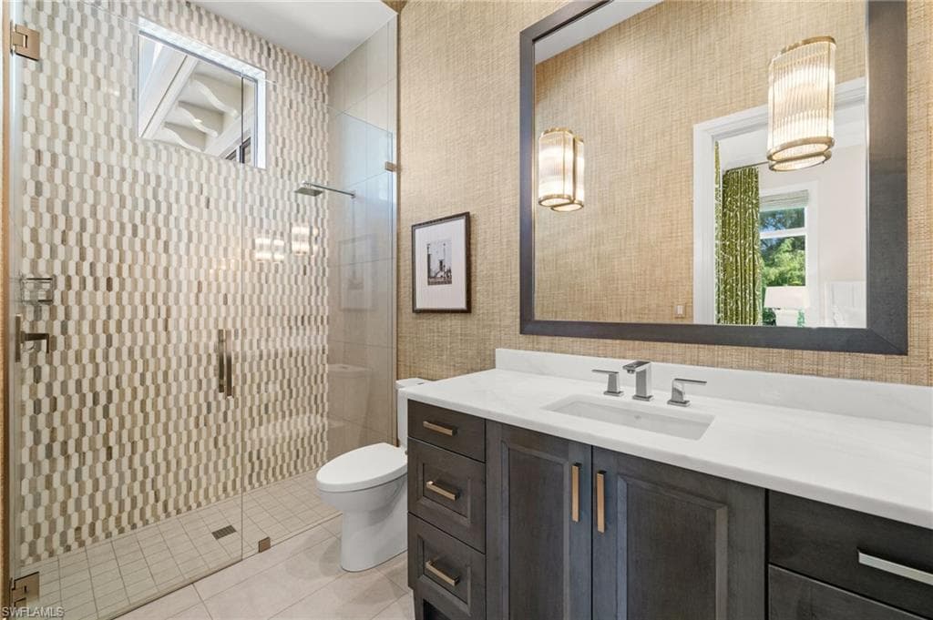142 Eugenia DR-29
