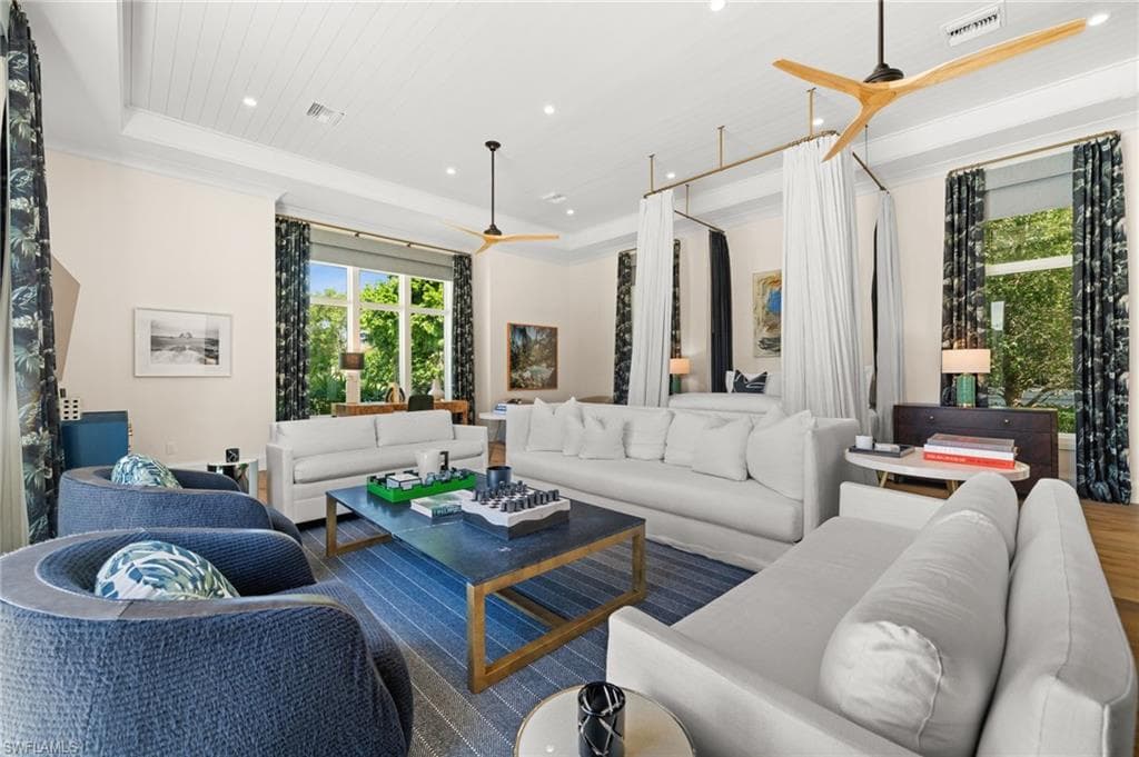 142 Eugenia DR-21