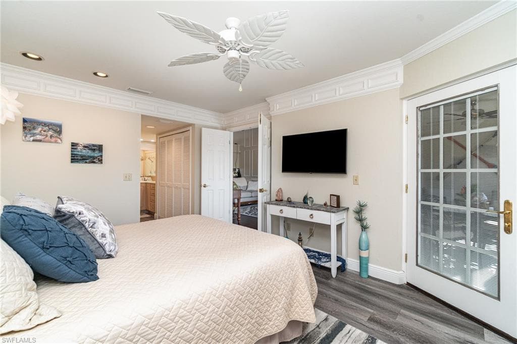 912 SW 48th TER 208-22