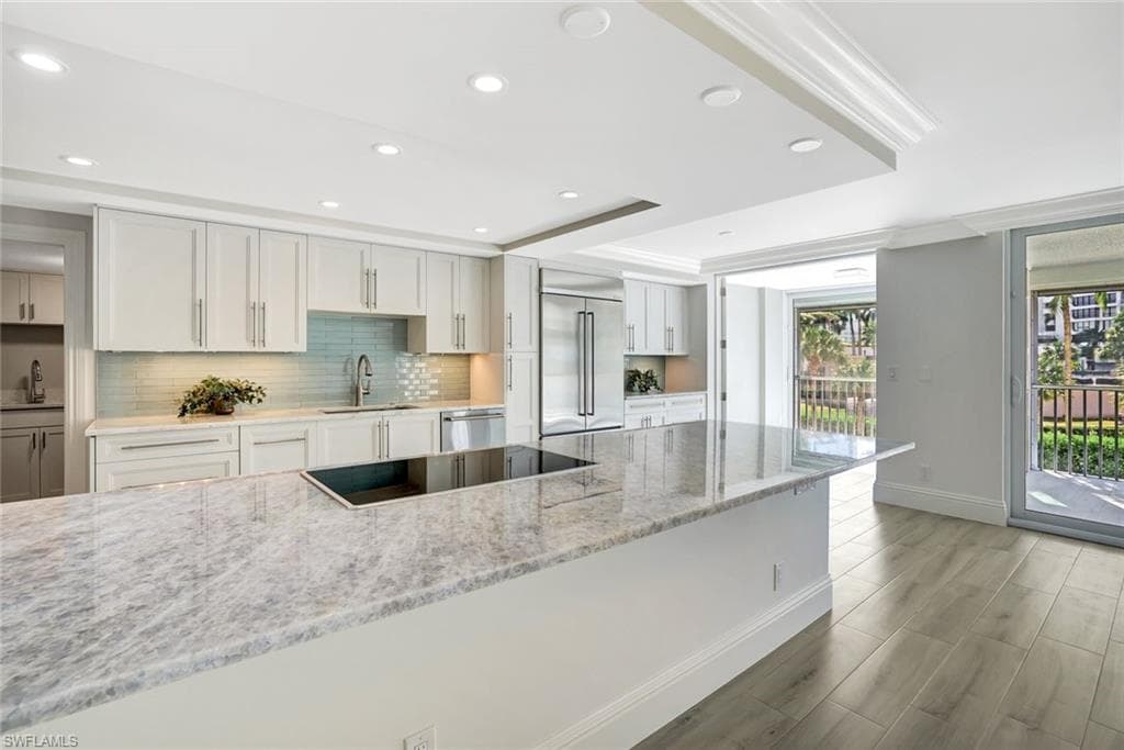 4401 Gulf Shore BLVD N C205-7