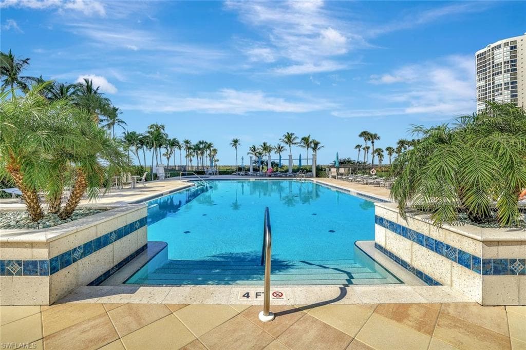 4401 Gulf Shore BLVD N C205-28