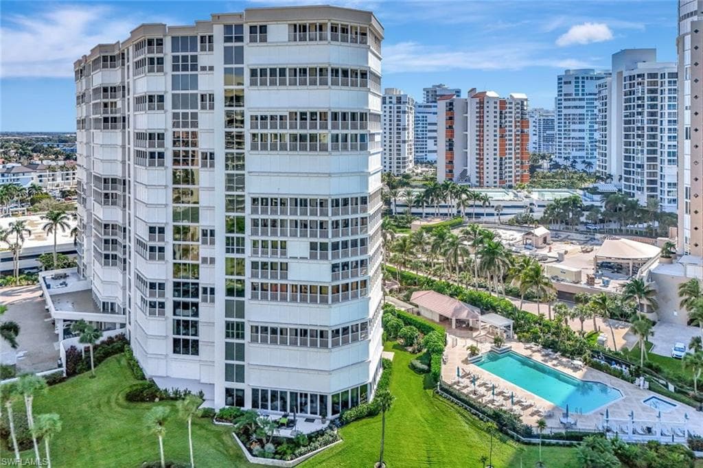 4401 Gulf Shore BLVD N C205-31