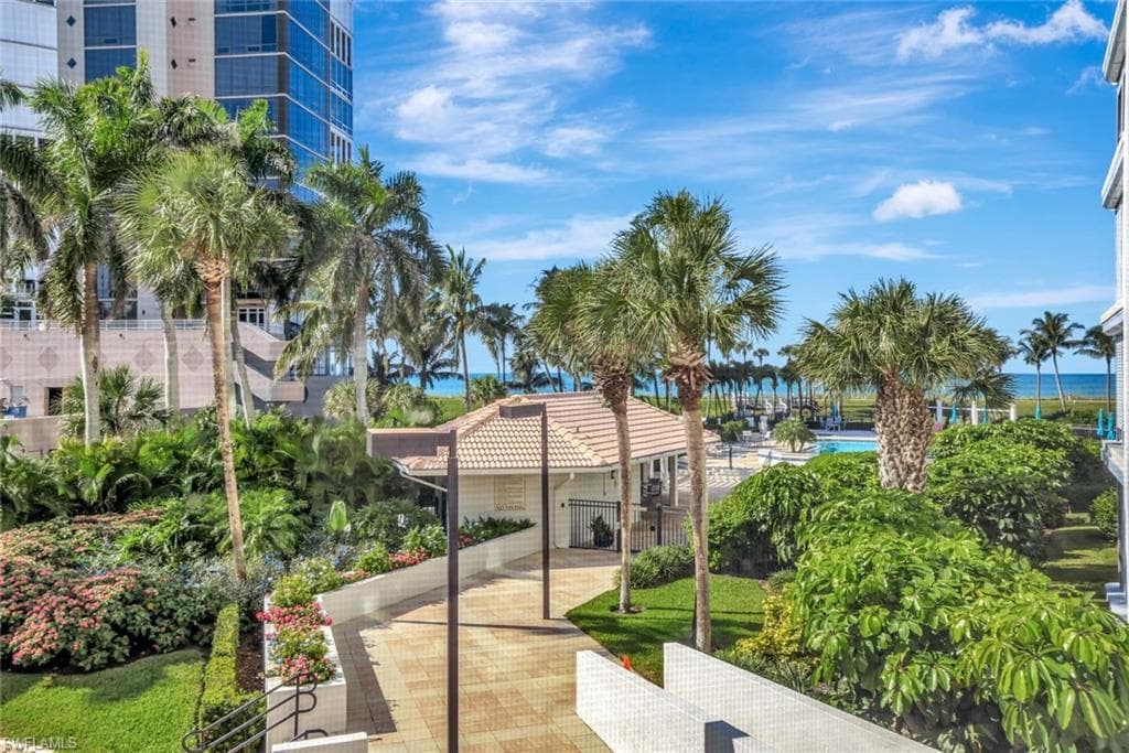4401 Gulf Shore BLVD N C205-25