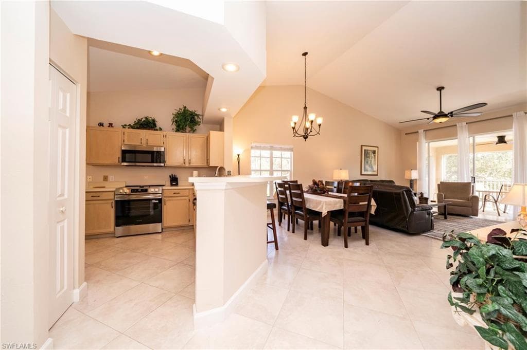 440 Wiggins Lake CT 201-6