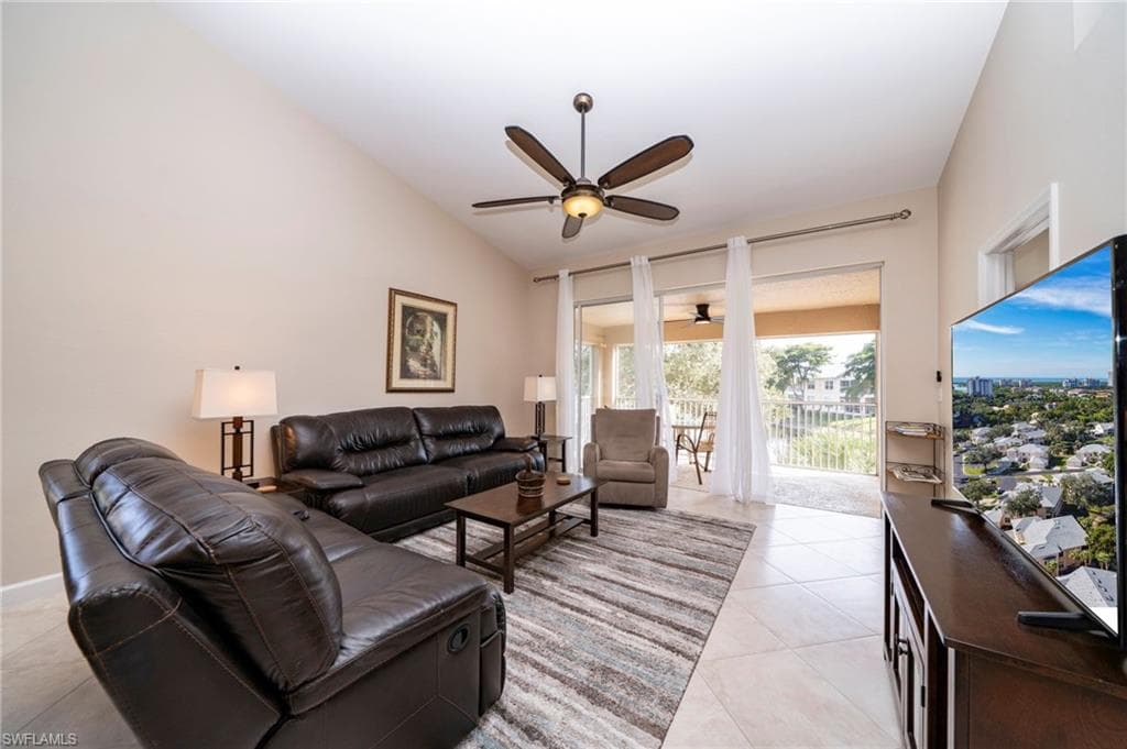 440 Wiggins Lake CT 201-8