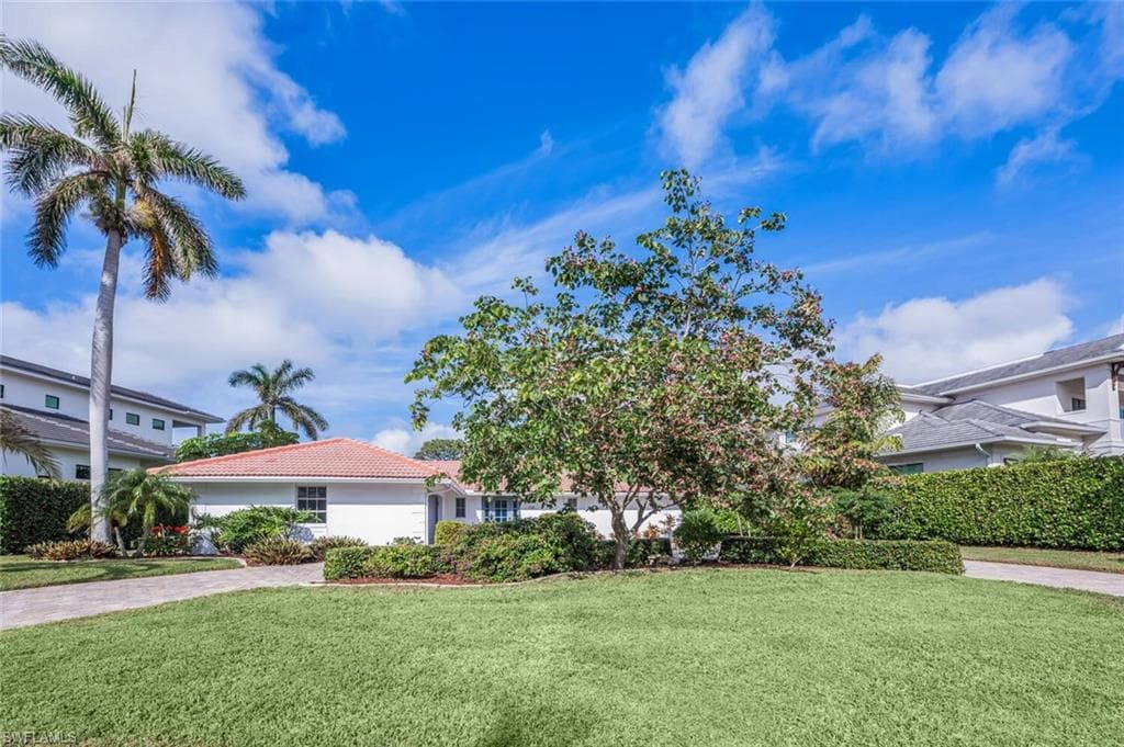 735 Parkview LN-2