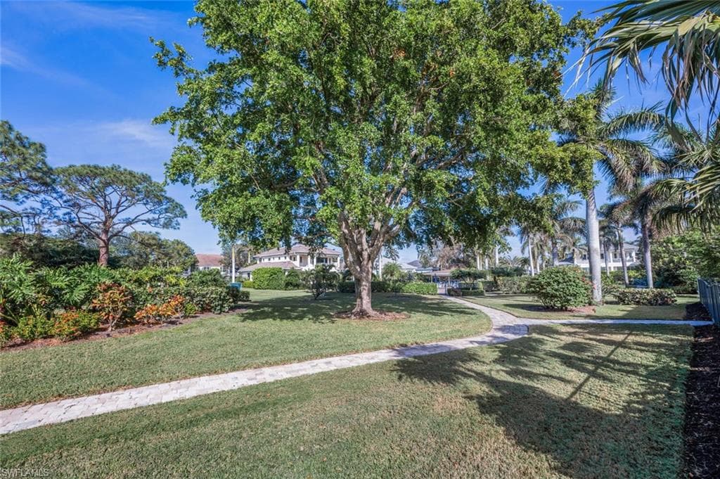 735 Parkview LN-28