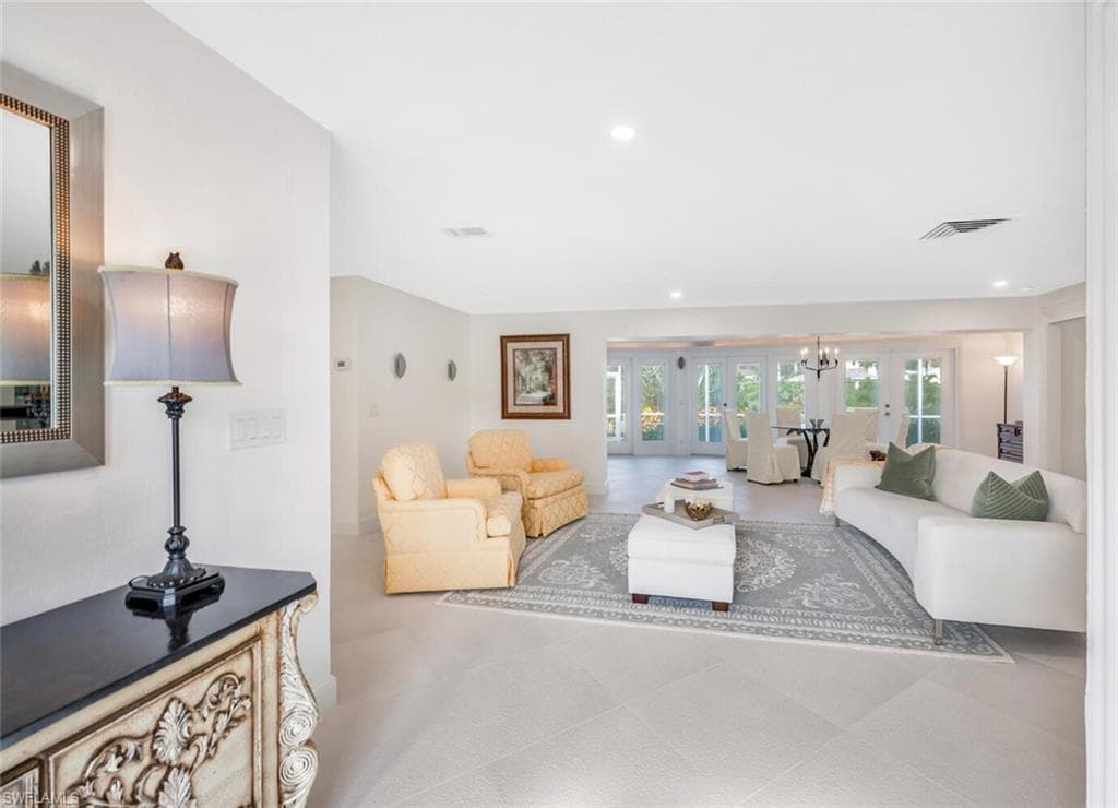 735 Parkview LN-4
