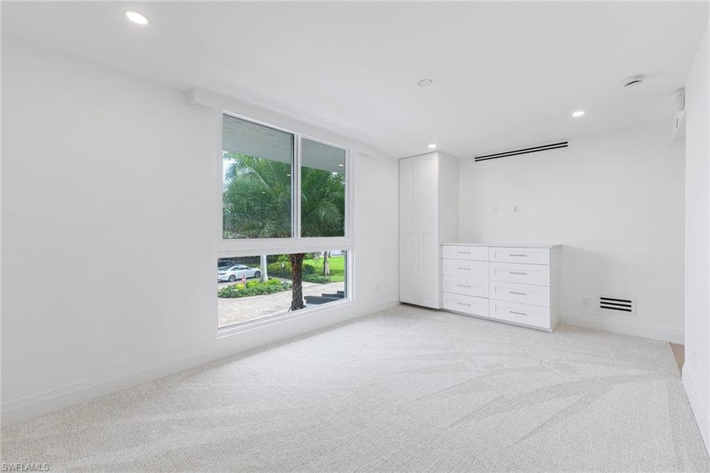 2388 Gulf Shore BLVD N 204-27