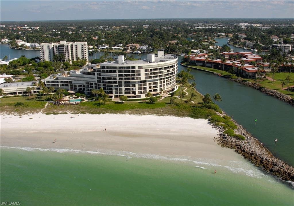 2388 Gulf Shore BLVD N 204-2