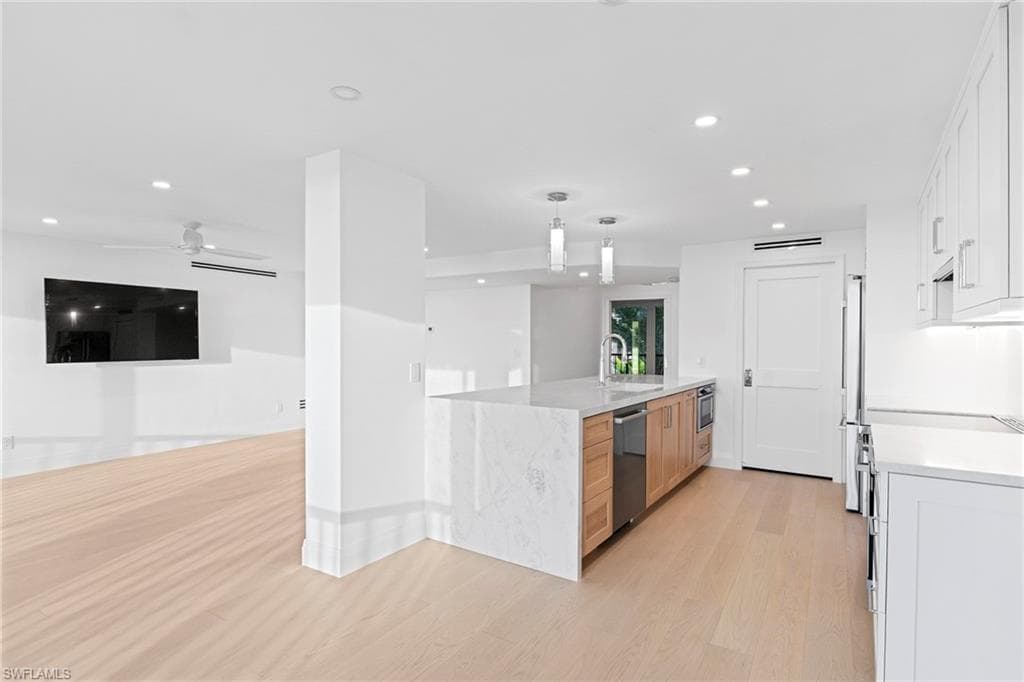 2388 Gulf Shore BLVD N 204-12