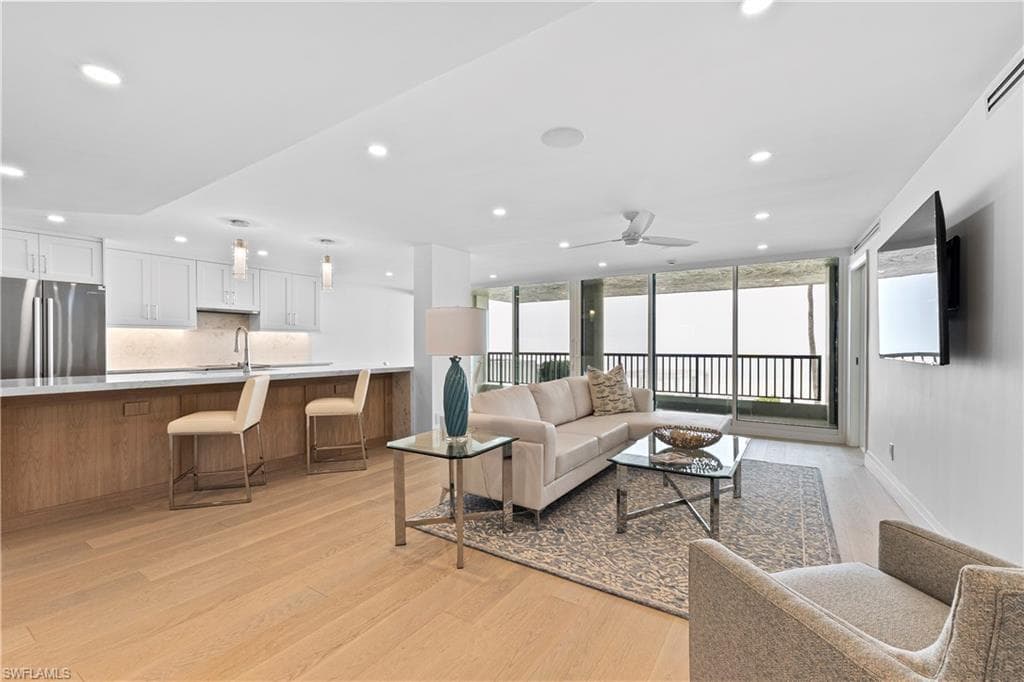2388 Gulf Shore BLVD N 204-7