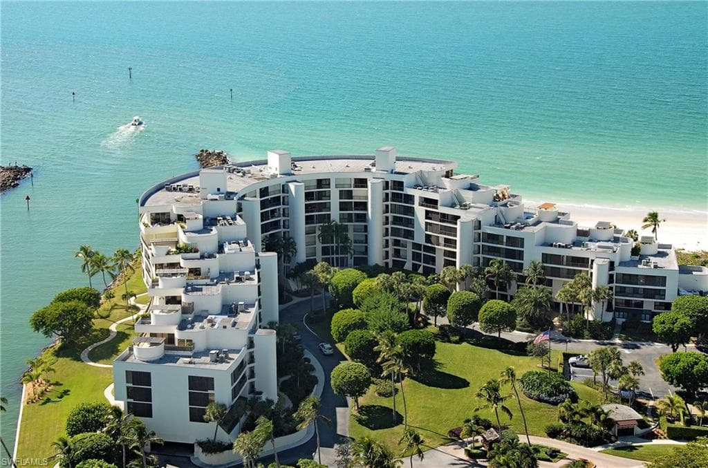 2388 Gulf Shore BLVD N 204-1