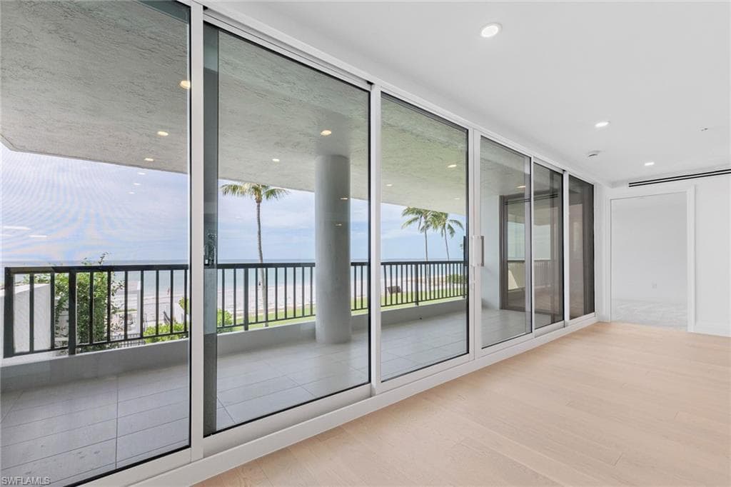 2388 Gulf Shore BLVD N 204-5