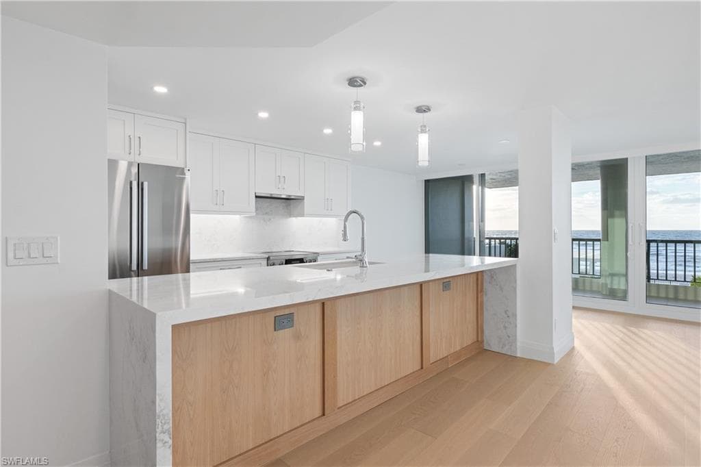 2388 Gulf Shore BLVD N 204-9