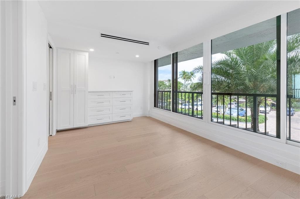 2388 Gulf Shore BLVD N 204-24