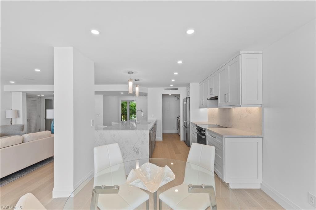 2388 Gulf Shore BLVD N 204-15