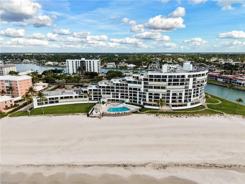 2388 Gulf Shore BLVD N 204-31