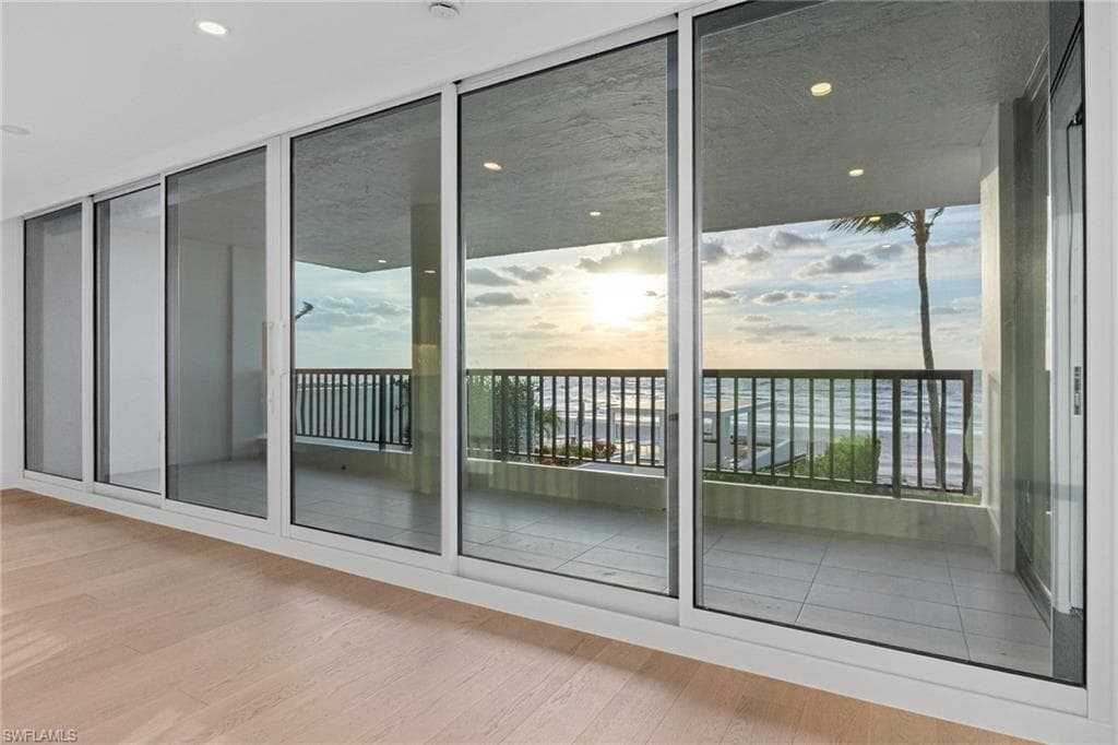 2388 Gulf Shore BLVD N 204-4