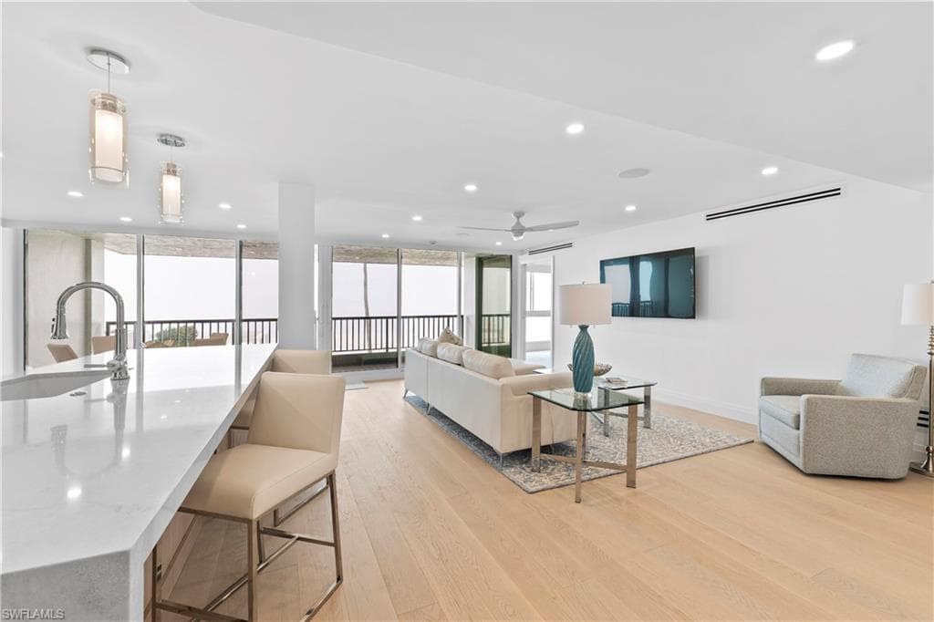 2388 Gulf Shore BLVD N 204-8