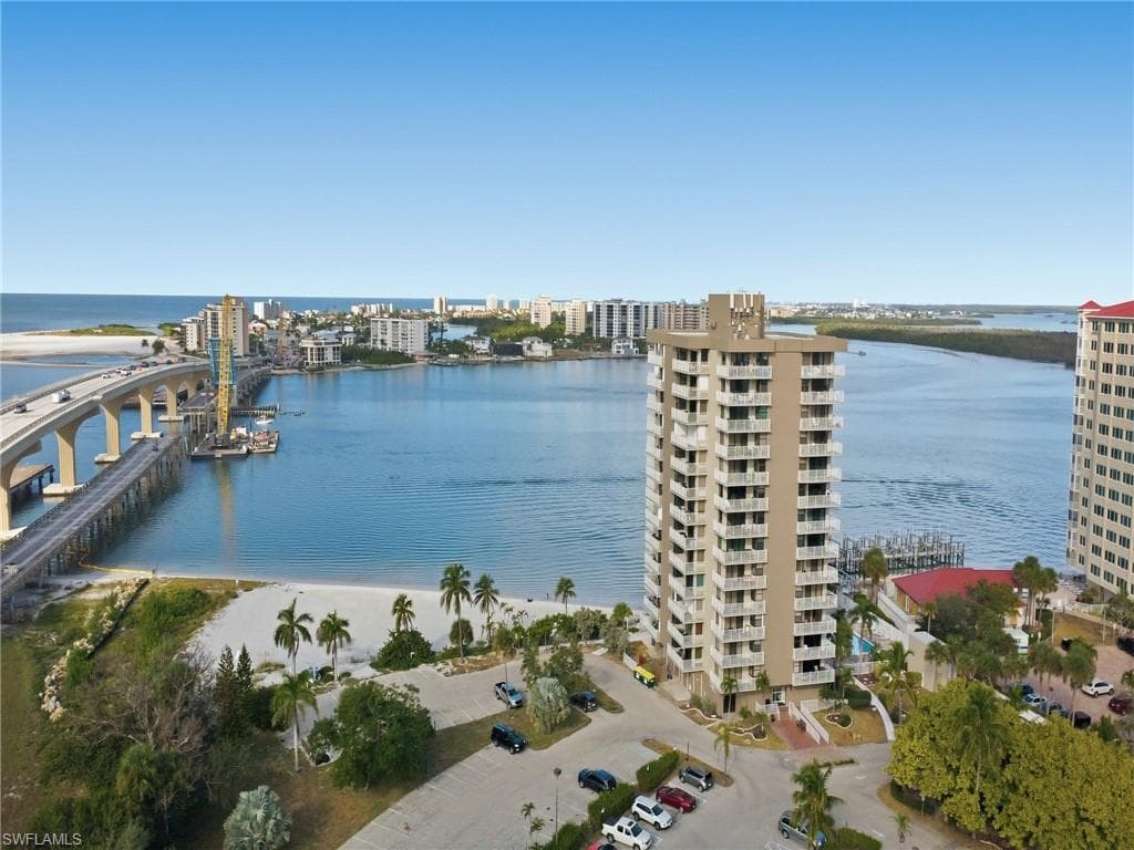 8701 Estero BLVD 201-28