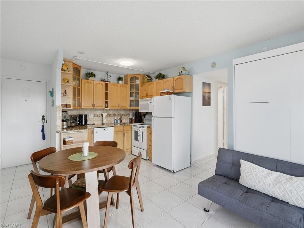 8701 Estero BLVD 201-14