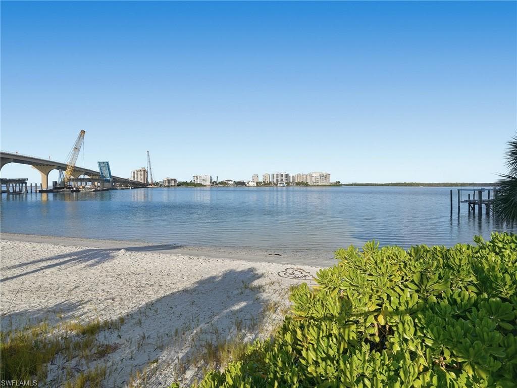 8701 Estero BLVD 201-18