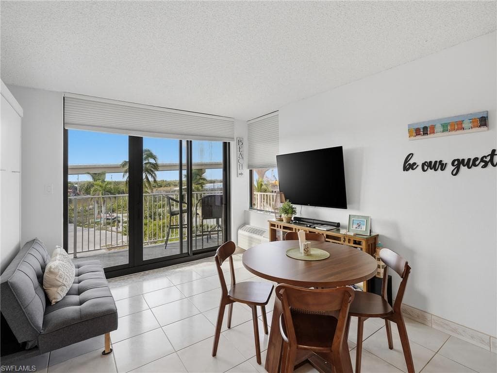 8701 Estero BLVD 201-8