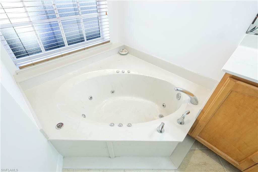 27160 Flamingo DR-25
