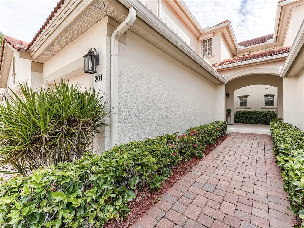 16125 Mount Abbey WAY 201-6