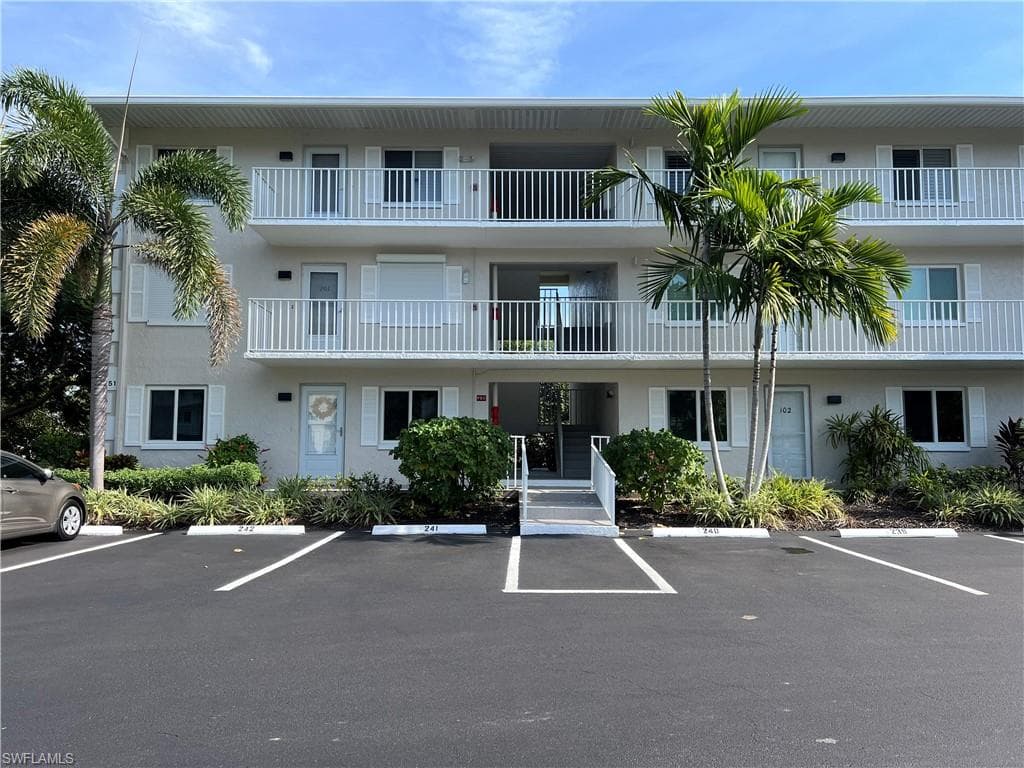 3051 Sandpiper Bay CIR I102-2
