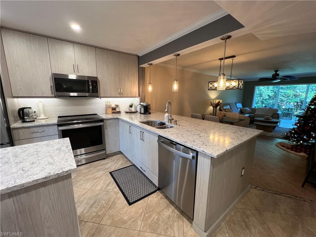 3051 Sandpiper Bay CIR I102-6