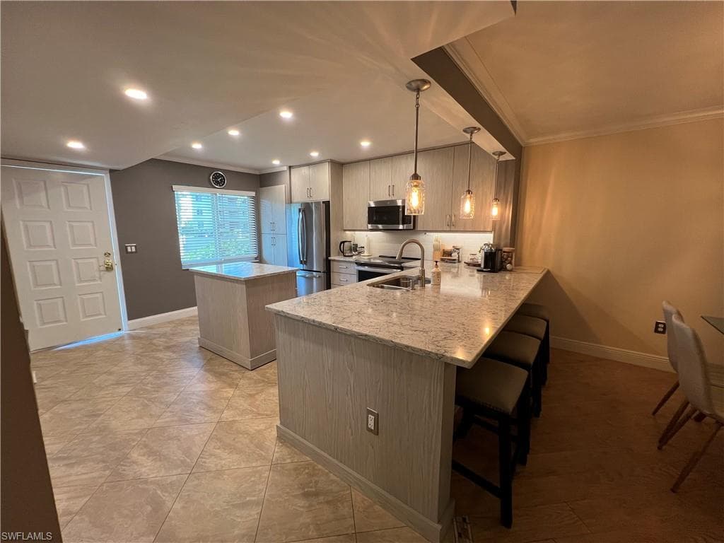 3051 Sandpiper Bay CIR I102-7