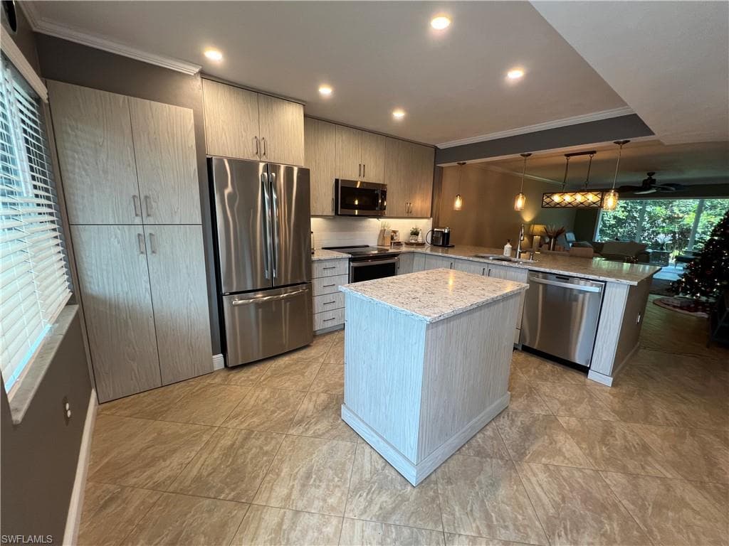 3051 Sandpiper Bay CIR I102-1