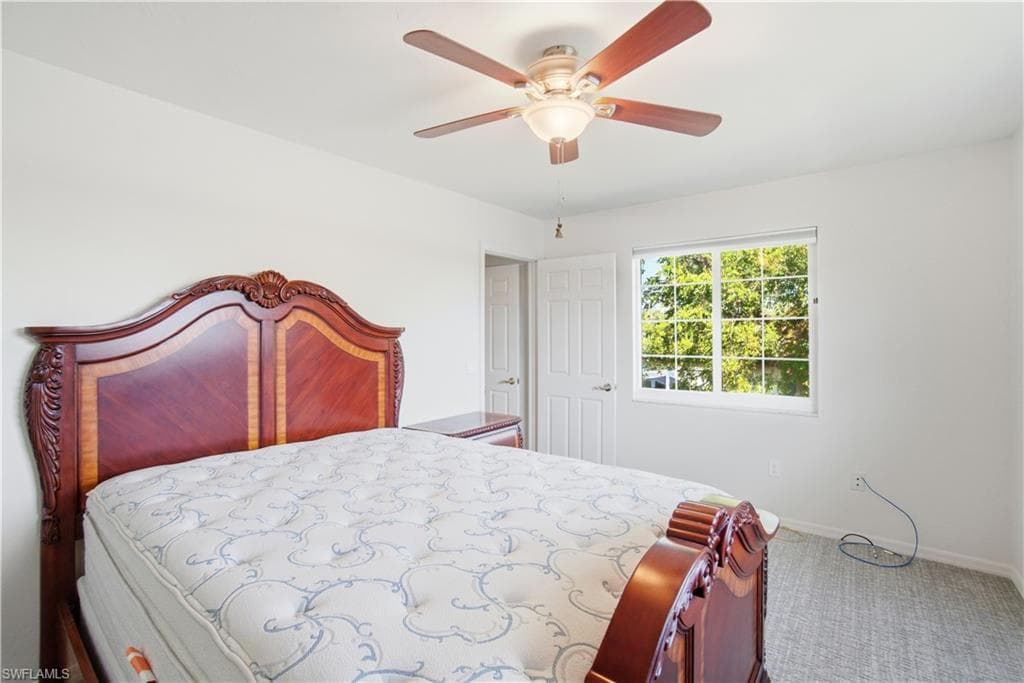 4986 Esplanade ST-27